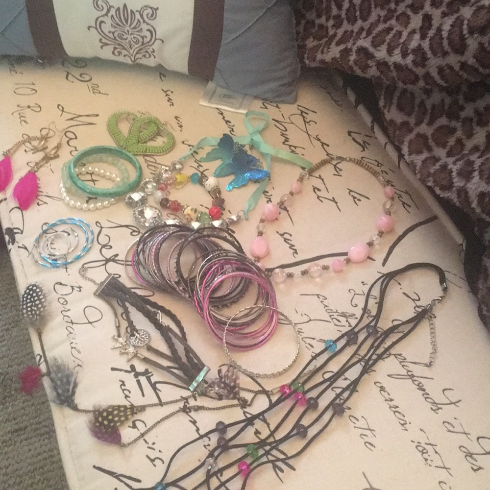 Bracelets, necklaces, earrings, & a hair clip.